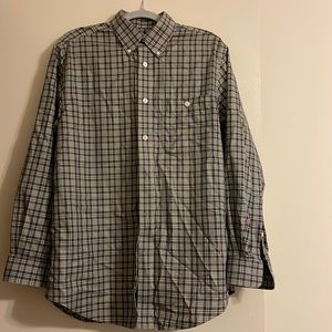 Or is long sleeve button down. Mens size M.